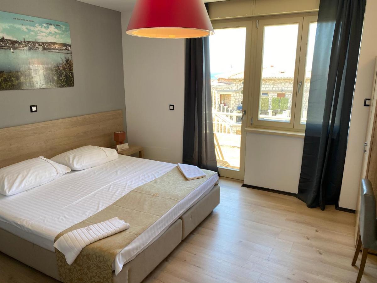Villas Arbia - Magdalena By The Beach Banjol 외부 사진
