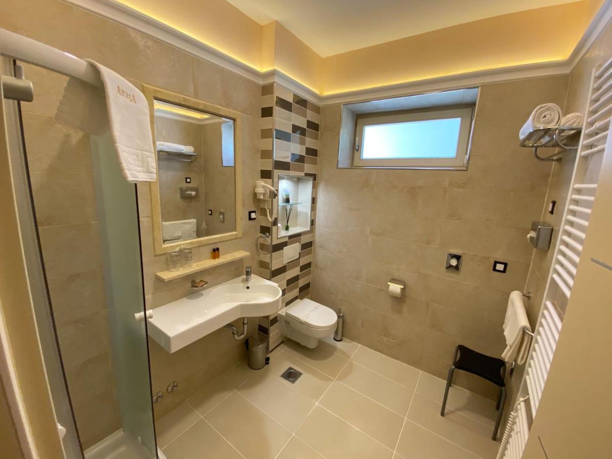 Villas Arbia - Magdalena By The Beach Banjol 외부 사진