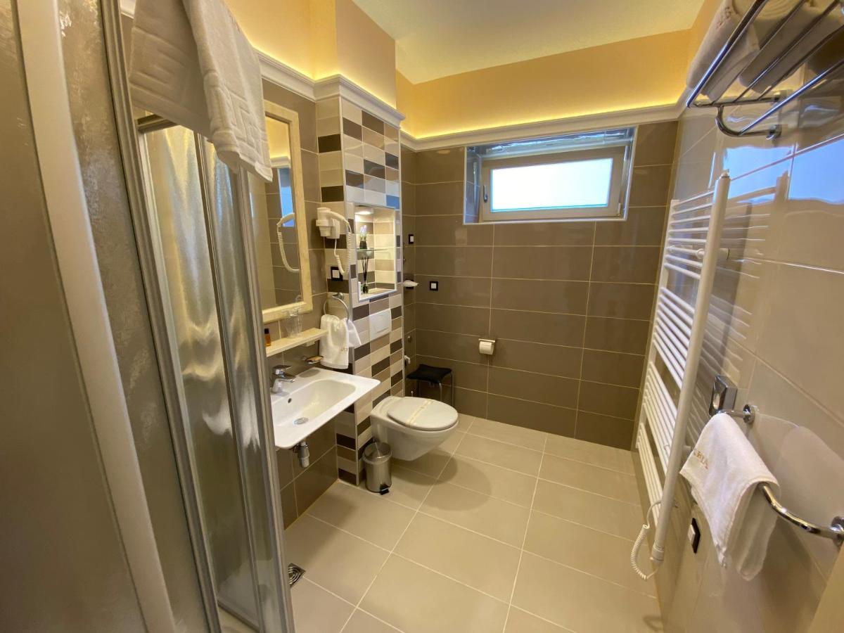 Villas Arbia - Magdalena By The Beach Banjol 외부 사진